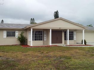 817 Gardenside Ct, Lehigh Acres, FL 33936