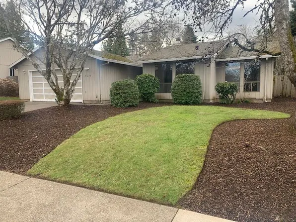 9635 SW Robbins Dr, Beaverton, OR 97008