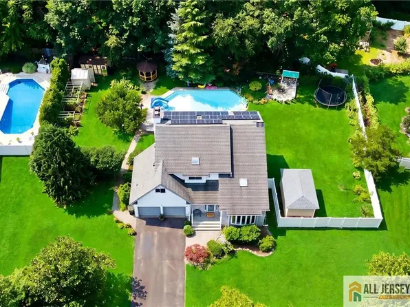 216 Jon St, Old Bridge, NJ 08857