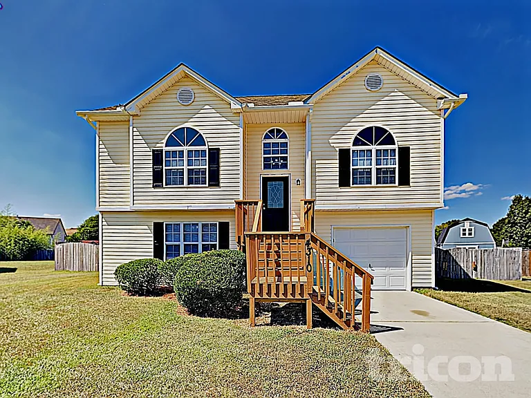 4310 Windjammer Ct SW — Photo 2