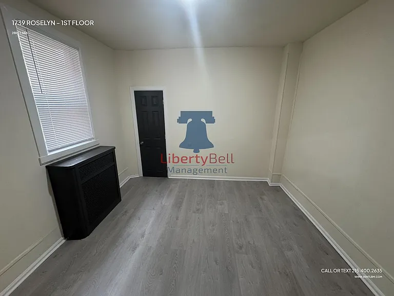 1739 Roselyn St — Photo 4