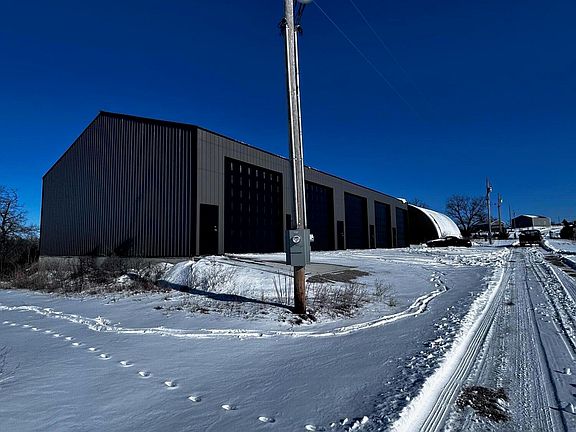 3rd image of 90 Brown Homestead Rd