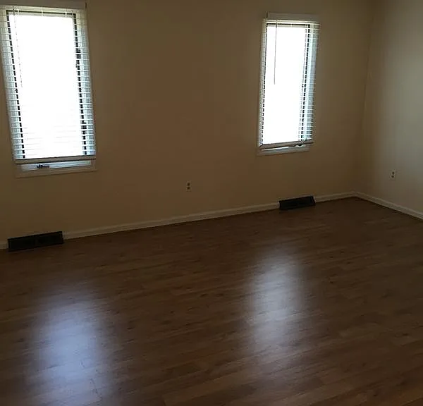 125 Copperwood Dr — Photo 2