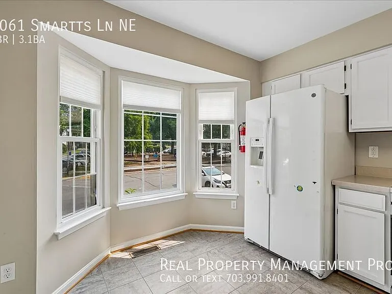 1061 Smartts Ln NE — Photo 10