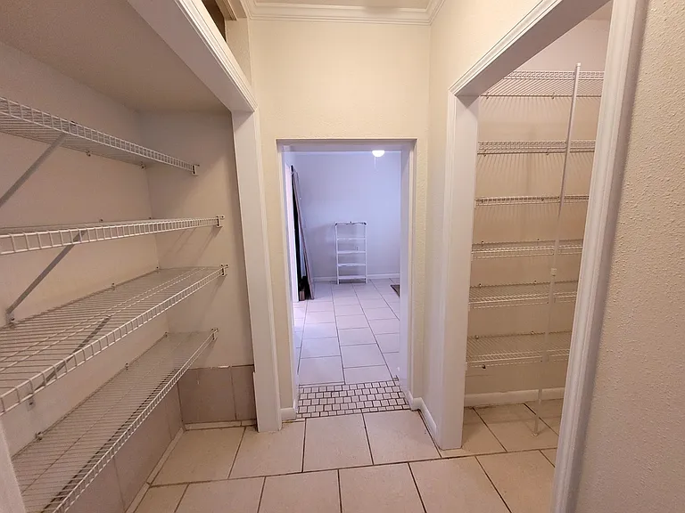 533 Ditmar St #B — Photo 21