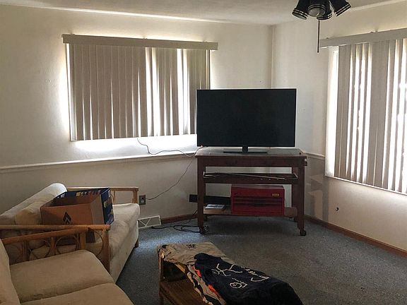 3rd image of 1130 Sunset Dr