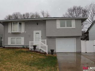 4749 Southwood Dr, Lincoln, NE 68512