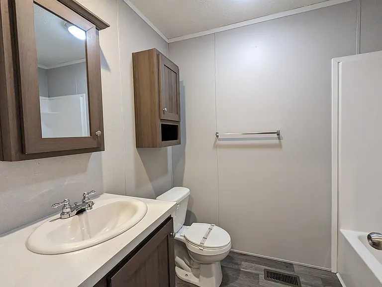 122 Texas St — Photo 14