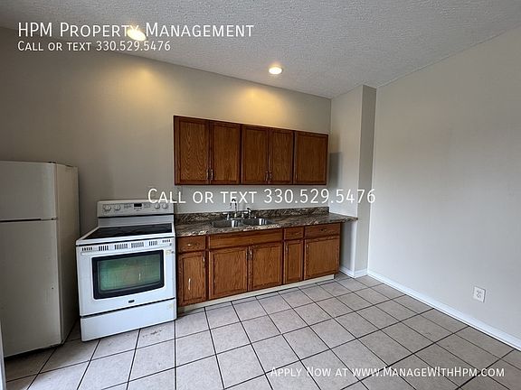 4th image of 2722 Lincoln Way E #D