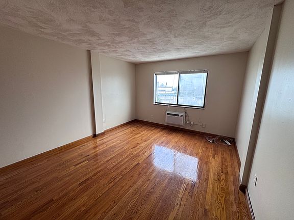 3rd image of 1148 Commonwealth Ave APT 16