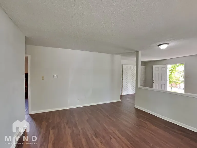 2274 Ashland Dr — Photo 13