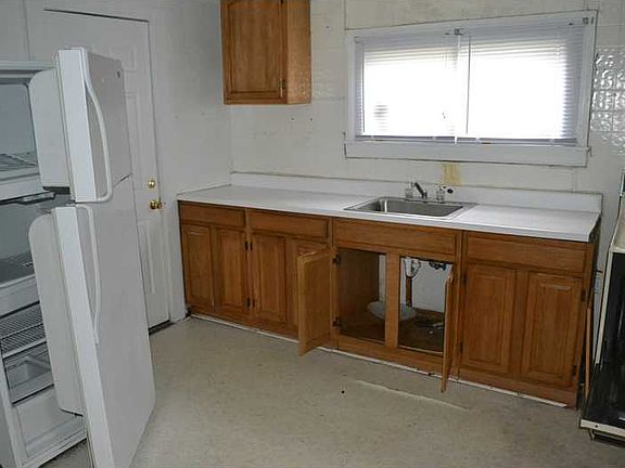 5th image of 2716 Pinewell St