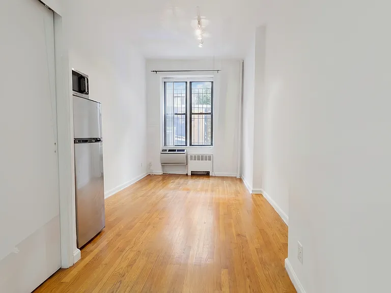 538 E 85th St #1E — Photo 1