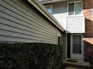 208 Walker Dr, Bolingbrook, IL 60440