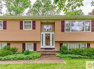 8 Spencer Ln, Warren, NJ 07059
