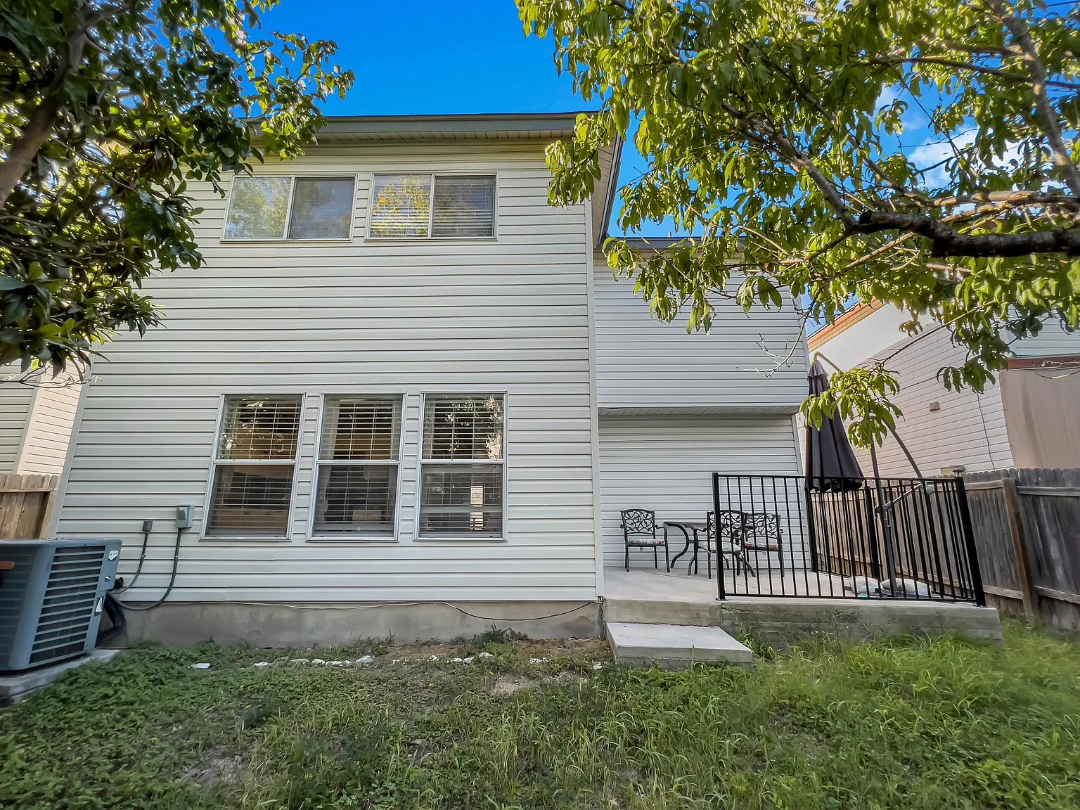 3 bed, 2.5 bath, 1734 sqft, $1,750 — Photo 2