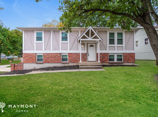656 S 6th St, Edwardsville, KS 66111