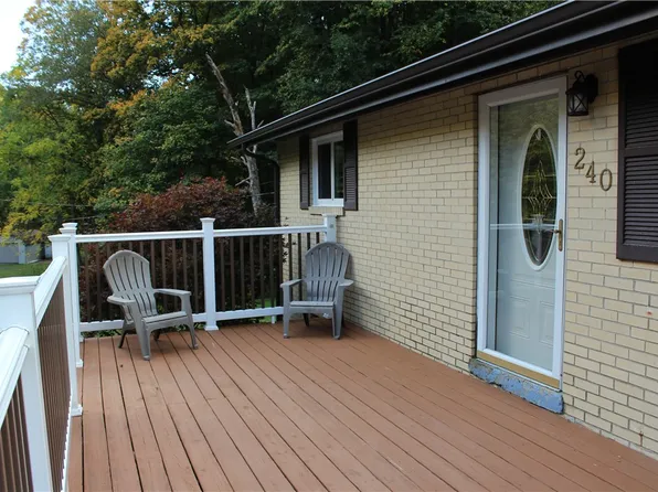 240 State Line Rd, Burgettstown, PA 15021