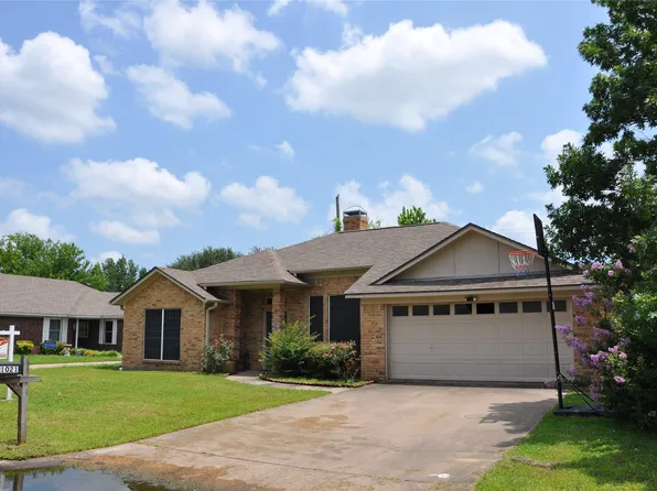 1021 Markeda St, Sulphur Springs, TX 75482