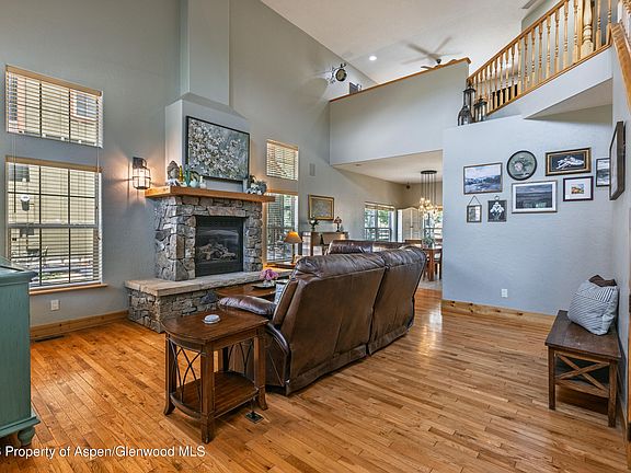 4th image of 248 Blackhawk Dr