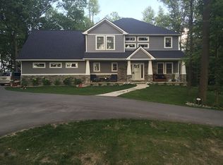 396 Lenox Ln, Brighton, MI 48114