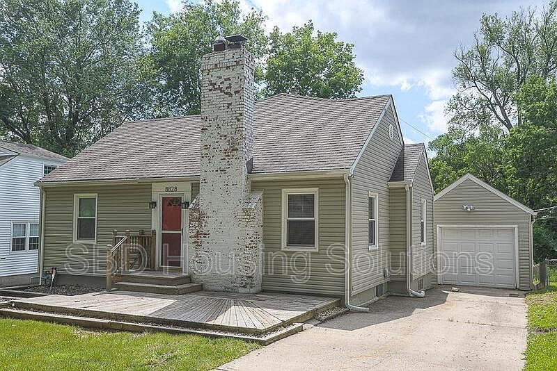 1st image of 8828 Rainbow Ln