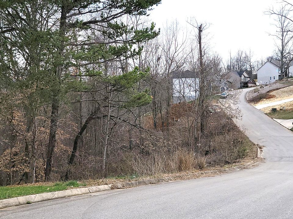 1st image of 135 Highview Ln
