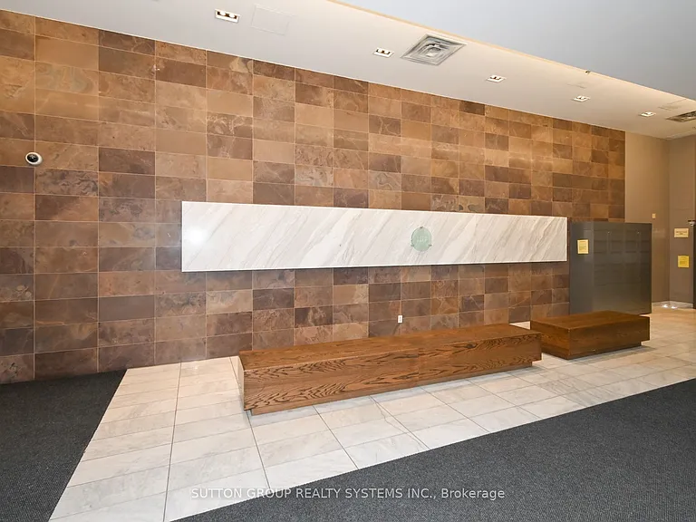 20 Joe Shuster Way #705 — Photo 3