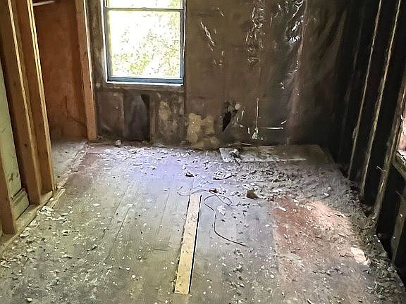 4th image of 3756 Baytree St