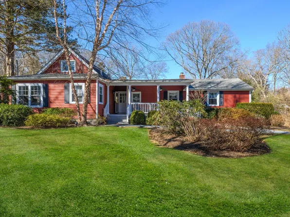 5 Meadowood Court, Huntington, NY 11743