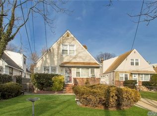 24407 N Conduit Ave, Rosedale, NY 11422