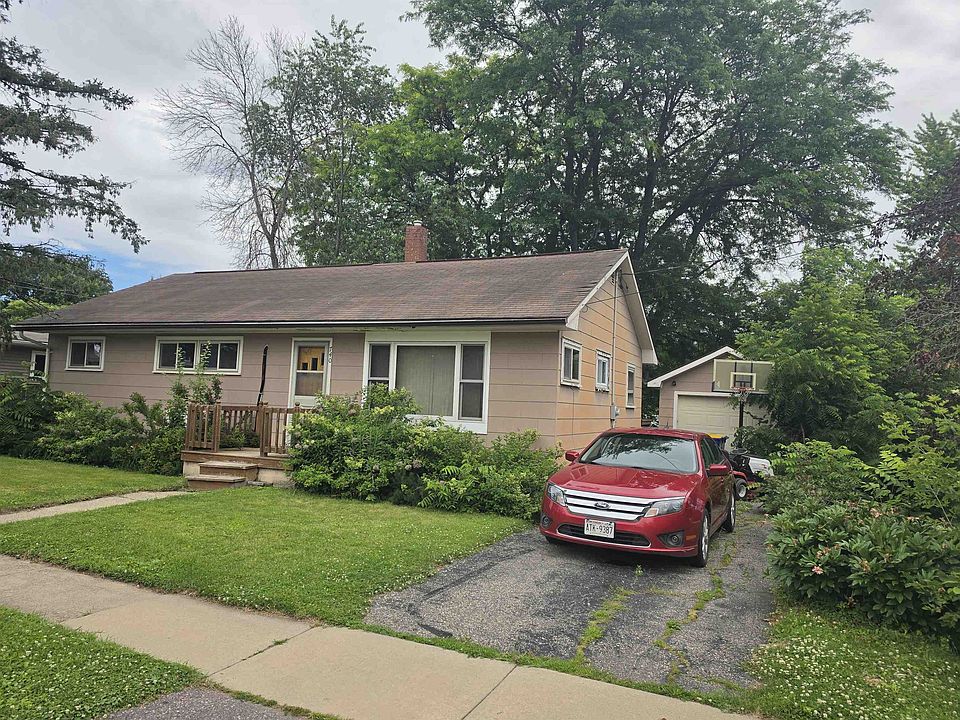 1st image of 740 Hillsborough Ave