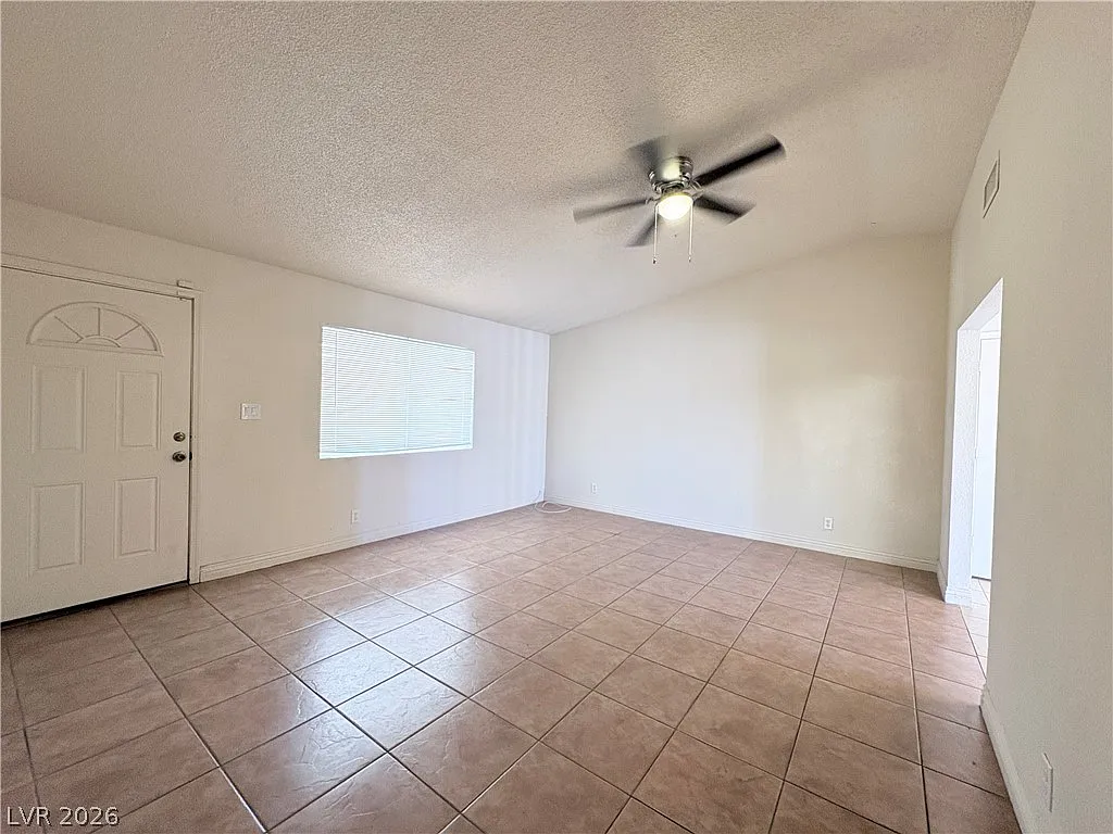 4 bed, 2.0 bath, 1158 sqft, $1,900 — Photo 4