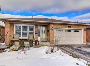 2194 Donald Rd, Burlington, ON L7M 3R9