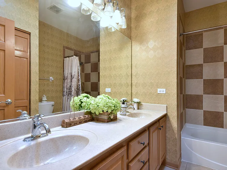 5600 Cloverdale Rd — Photo 14