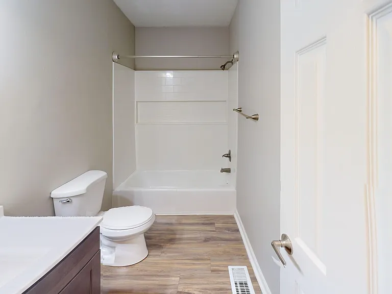 Park Place Apartments — Photo 15