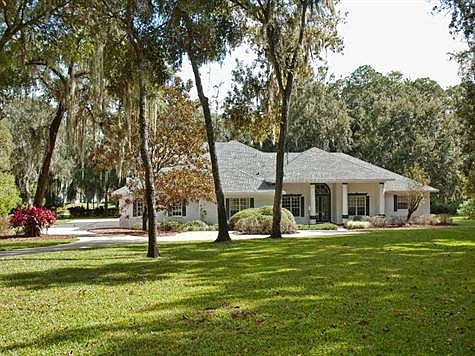 1st image of 15705 Acorn Cir