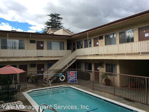 2nd image of 13400 Victory Blvd #7