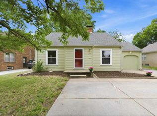 151 N Edgemoor Dr, Wichita, KS 67208