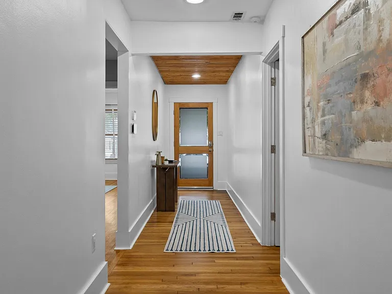 2800 Cherry Ln — Photo 2