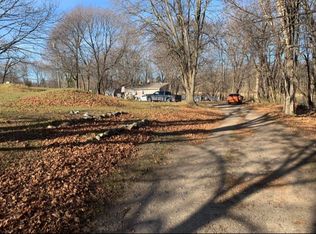 390 Mower Rd, Pinckney, MI 48169