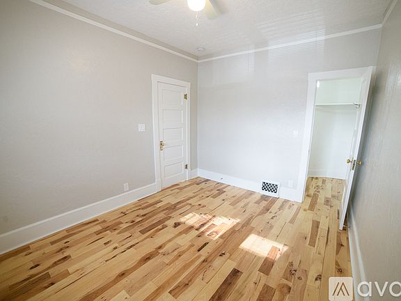 5th image of 112 12th St N #116