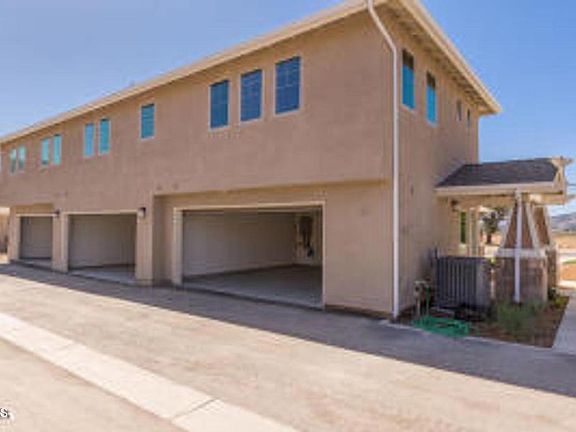 5th image of 104 Main St