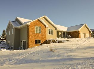 1235 Reddy Dr, Platteville, WI 53818