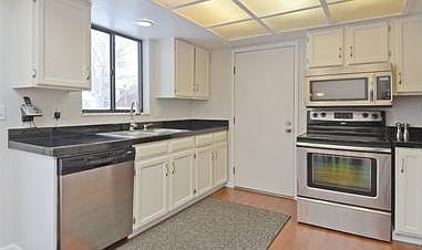 3rd image of 5868 S Nelson St