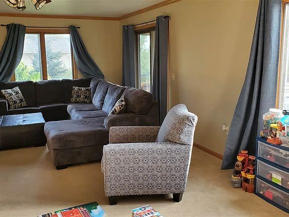 Great Room (toward Sun Room and deck, southwest)