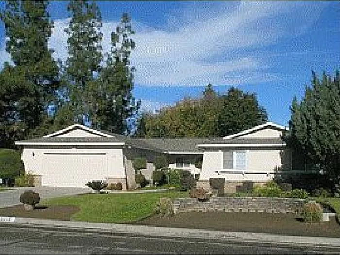 2018 W Tenaya Way photo 1