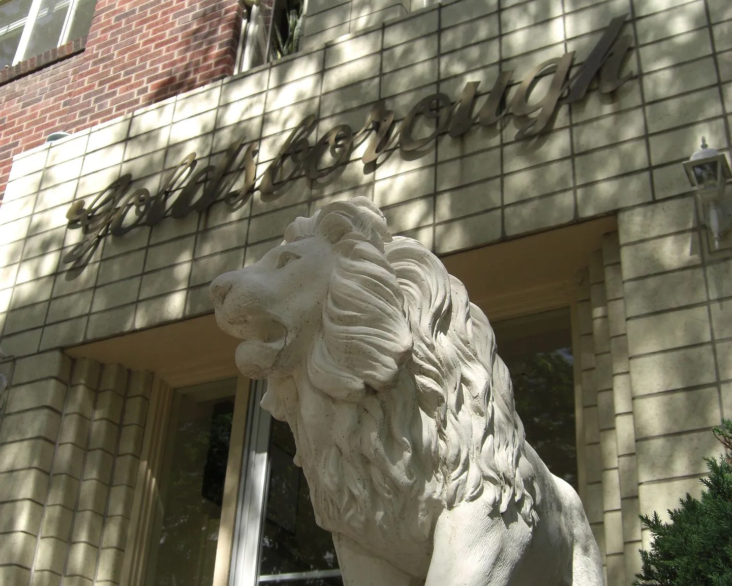 Goldsborough Apartments — Photo 2