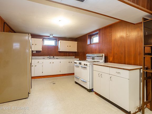 5th image of 1004 W Hillside Dr