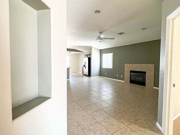 4th image of 7380 Sahara Ave